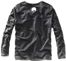 夙川アトムTシャツ（裏）。 (c)TBS