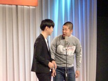 昨年の準決勝で注目を集めたハライチ。ペットを飼いたい岩井にとことん付き合う澤部の甲斐もむなしく、やはり関係ない話に。この1年で実力も知名度も急上昇し、3回戦にも堂々進出。