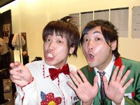 子供を題材に、本気の漫才を見せたふくろとじ。漫才が大好きだと語る2人の弱点は、3分で自分たちの面白さをまとめきれないことだとか。惜しくも2回戦敗退となったが、これからのふくろとじに期待したい。