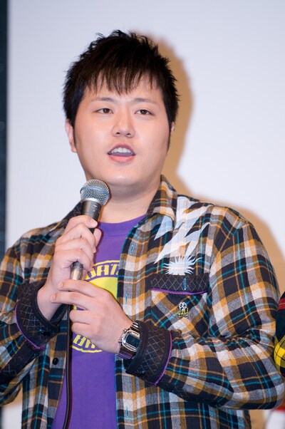 「R-1ぐらんぷり2010」発表記者会見時のエハラマサヒロ。