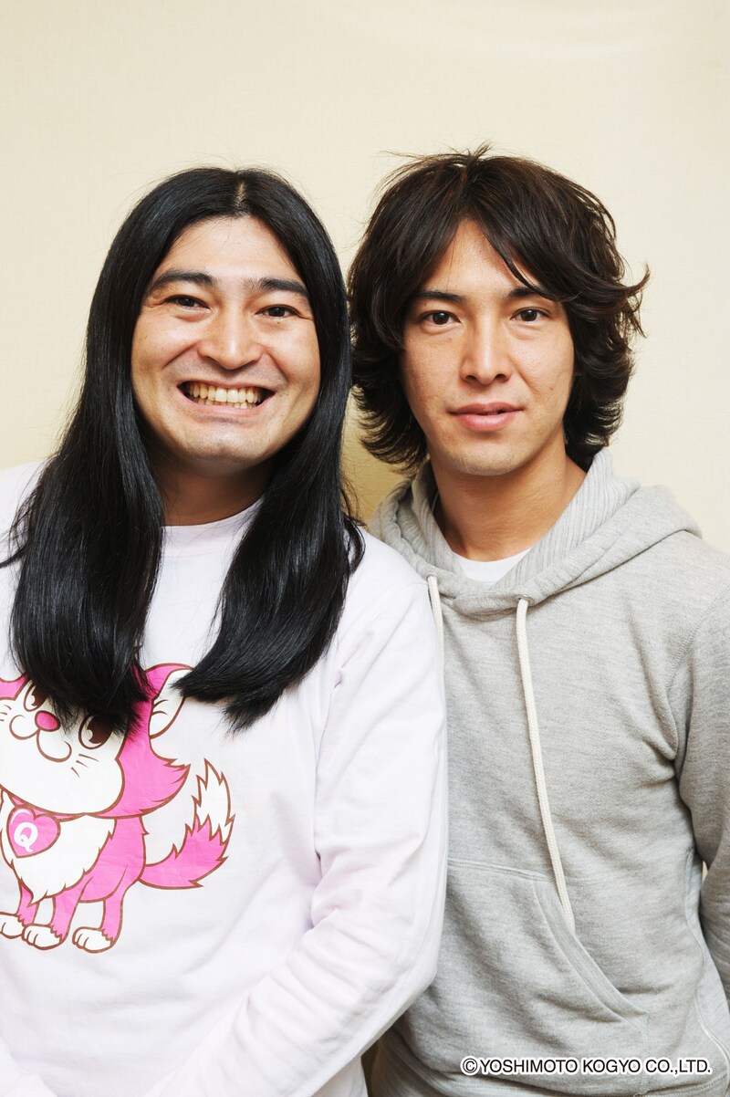 初のDVD「根斗百烈拳」を発売したばかりの2人。11月14日の福岡など各地で握手会を開催する。