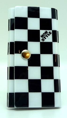 「NON STYLE キーケース 」の外側。1000円。