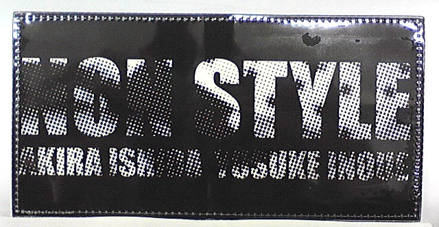 「NON STYLE poketoウォレット（ドット）」の外側。2000円。