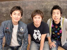 大阪大会は、テンダラーの先輩芸人たちもコンビを組みなおしてエントリー。大吉とともに大人なフォローを交えた解説を披露した。