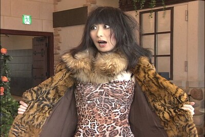 「結婚式で絶対にやってはいけないこと！」の一場面。