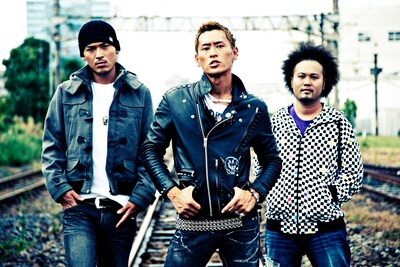 5月からは全国ツアー「ONE☆DRAFT TOUR 2010“Bee Alive”」も開催する。