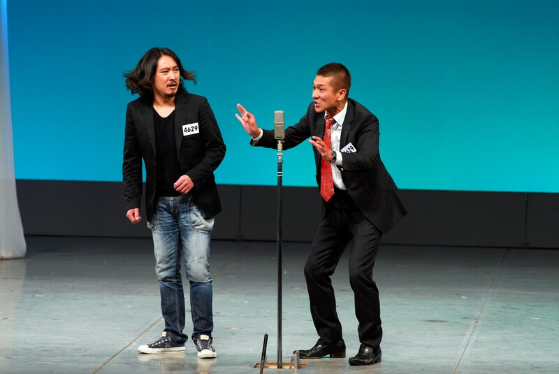 この日大きく会場を沸かせていた笑い飯。(C)吉本興業