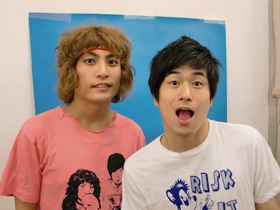 写真はミルククラウン。12月12日には渋谷・ヨシモト∞ホールにてトークライブ「フライデーミルク・シブヤクラウン」を開催する。