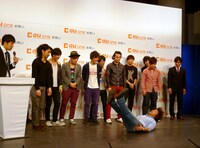 写真はパンサー尾形。サッカー選手都並のモノマネを披露したものの、いまひとつ伝わらず……。