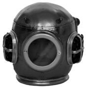 潜水服の一部であるヘルメット。