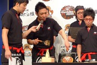 お題「M-1」では「努力」と回答した佐藤。