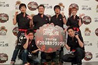 写真左上から時計回りに、しずちゃん、ブラマヨ小杉、ブラマヨ吉田、姫ちゃん、パンクブーブー佐藤、パンクブーブー黒瀬。