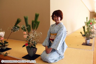 「初生け」を披露した桜・稲垣早希。