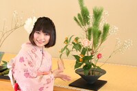 キンチャク安田と作品。(c)吉本興業