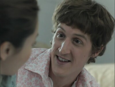 標準語で爽やかな彼氏役を演じるチャド。(c)日本和装