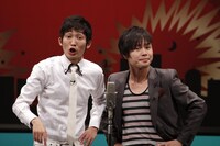 漫才の一場面。