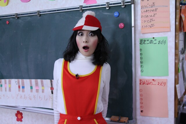 相手が子供でも手加減しない鳥居みゆき。