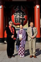 「おとうと」の大ヒットを祈願した山田洋次、吉永小百合、笑福亭鶴瓶。(c)2010「おとうと」製作委員会