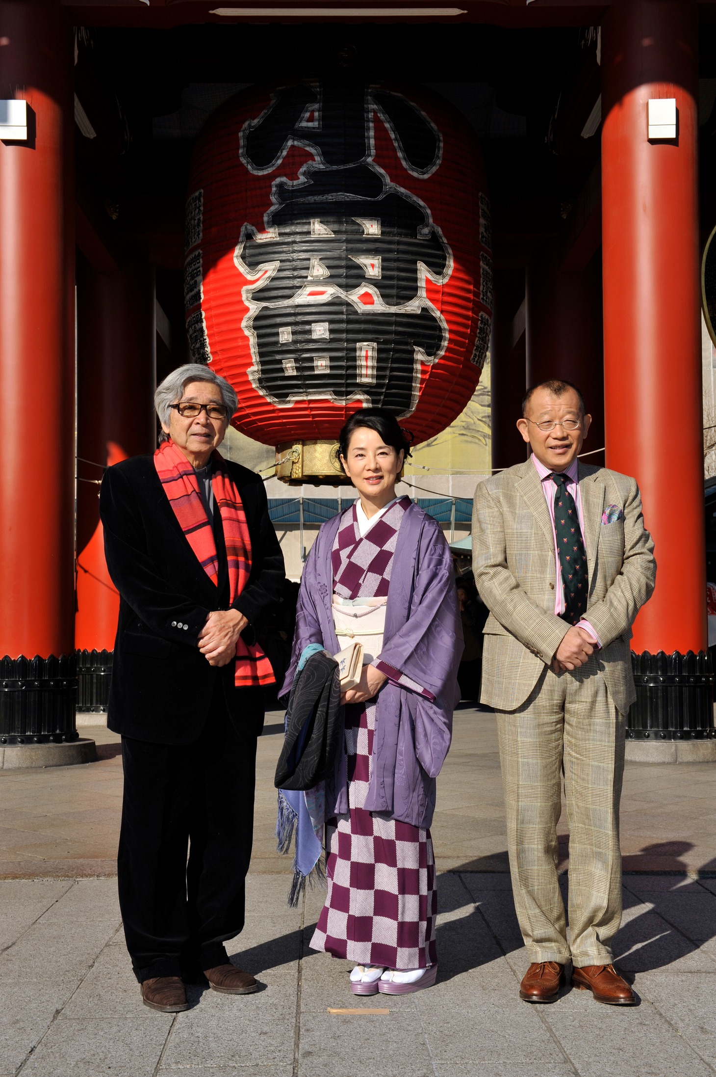「おとうと」の大ヒットを祈願した山田洋次、吉永小百合、笑福亭鶴瓶。(c)2010「おとうと」製作委員会