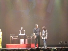 “外国人の彼氏”と「つかまえてごらん！」と会場を走り回ったオアシズ大久保。