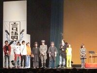 整列した選手たちを見て「仮装大賞の地方予選ですか？そうなると若林は完璧な黒子になってしまうけど」と思わず言った山ちゃん。「みんなペース配分を間違えている」と言う通り、オアシズの2人はこの時点で疲労を隠せなかった。