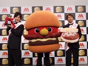 現在投票中の「吉本男前ランキング」に関して聞かれた藤原は「はんにゃ金田やしずる村上の追い上げがすごい。最近の若い子は遠慮を知らんから」と危機感を感じている様子。井本は「また4位をとって4位の殿堂入りをして4位を失くす」とやんちゃな計画を語った。