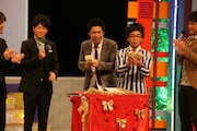 親孝行の黒瀬だが、母親の年齢を聞かれると「よく知りません」との答え。だが最後には「福岡の篠栗で『ピエロ』というスナックをやってます。福岡に行かれた際はぜひ!」としっかり宣伝。(c)吉本興業