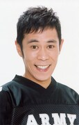 初の一人舞台にチャレンジする岡村隆史。(c)よしもとクリエイティブ・エージェンシー / フジテレビジョン