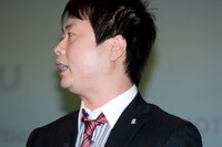 ナベアツ監督から「僕の映画の中で一番最低な演技をしています」と言われた河本。