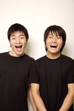 動画サイト「よしもと見ホーダイ」では、ジャルジャルによる「月刊ジャルジャル」の宣伝動画を配信中。(c)吉本興業