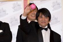 中川家・剛はR-1王者あべこうじをくじ引きで引く。