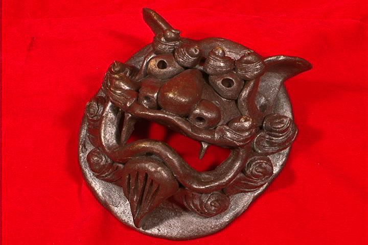 徳井作・シーサー。西洋風のドアに飾りたいデザイン。