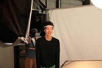 CM撮影現場の一場面。(C)森永製菓