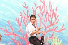 山下達郎の新曲PVに出演したナインティナイン岡村隆史。