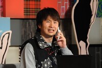 この番組でしか見られないオリジナルコントを披露するオードリー若林。（c）「潜在異色」製作委員会