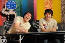 「南キャン山里×オードリー若林　たりないふたり　恋愛妄想ストーリー」の一場面。（c）「潜在異色」製作委員会