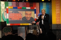 「顔」の一場面。（c）「潜在異色」製作委員会