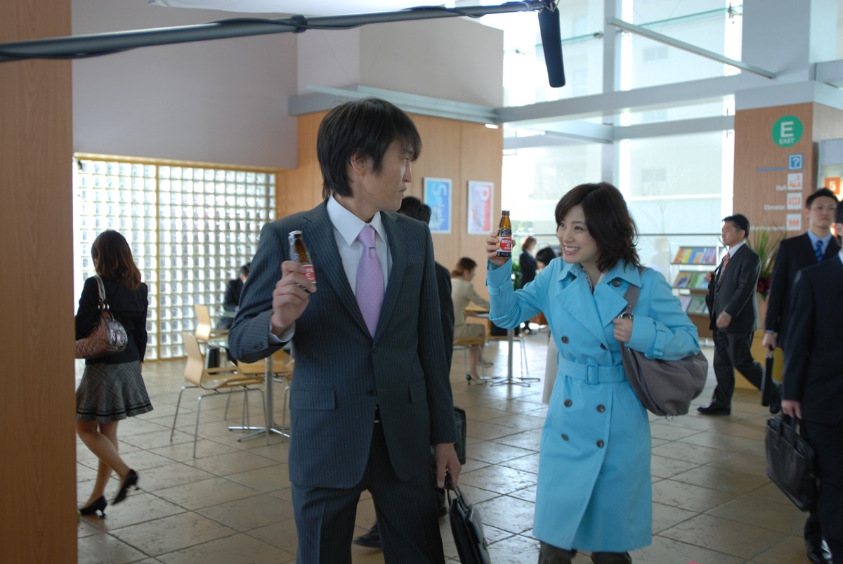 オロナミンC「出社ハツラツぅ？」篇メイキングカット。