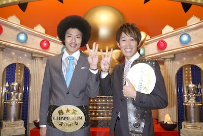 見事3連覇を成し遂げたトータルテンボス。2006年に始めた47都道府県ツアーも3月16日の千葉公演で遂に全国制覇を果たした。4月2日には草月ホールにて再度東京でツアーの総まとめライブを開催。当日券が若干販売される予定となっている。(C)NHK