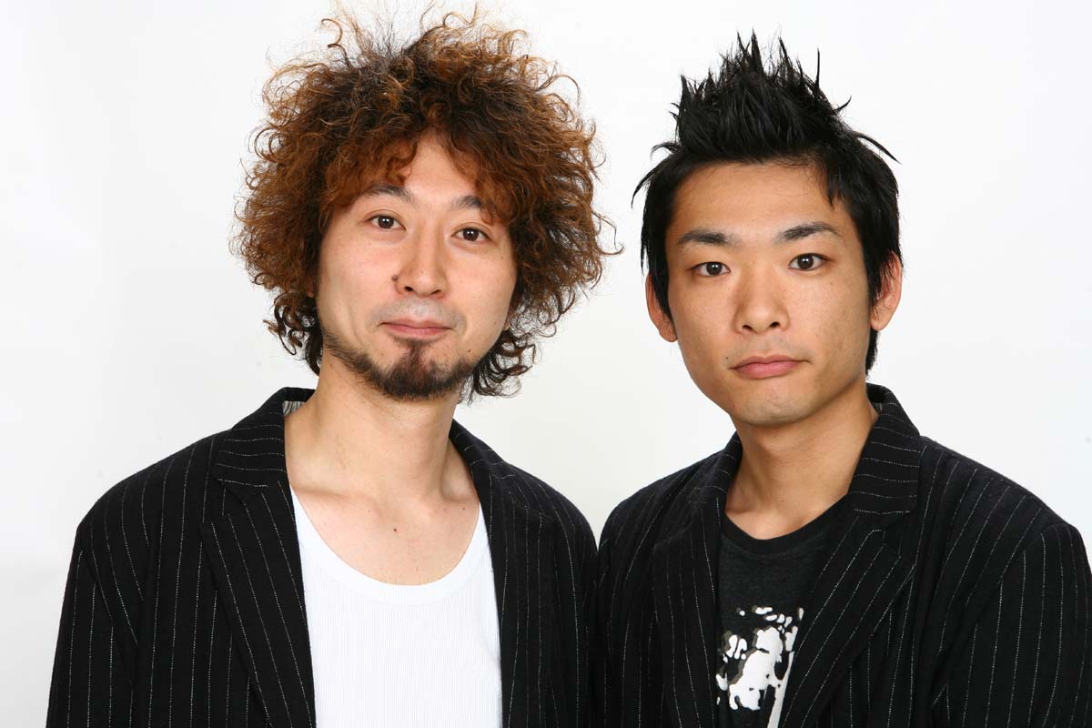 本日3月31日に結婚を報告したイシバシハザマ石橋（左）。4月21日からは神保町花月にてイシバシハザマ主演公演「あのロックスターはギターが弾けなかった・・・」が上演される。(c)吉本興業
