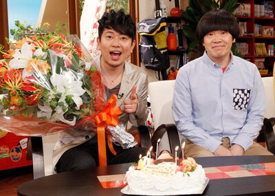 新番組「雨上がり食楽部」の収録を終えた雨上がり決死隊。誕生日の3月31日には嫁と子どもが実家に帰っており1人寂しく過ごしたとか。(C)KTV