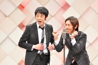 5本の漫才でしゃかりき頑張る2人。(c)NHK