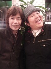 ティーアップ長谷川（左）とシンクタンク・タンク（右）。