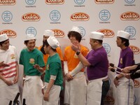 囲み取材では、「井上に負けるくらいなら死んだほうがマシ」と小杉が言うと、石田は「ブラマヨさんには負けたくないけど井上には勝ってほしくない」と全く相方のフォローはせず。