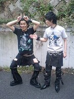 Tシャツを着ても「ガンダムぅー！」。