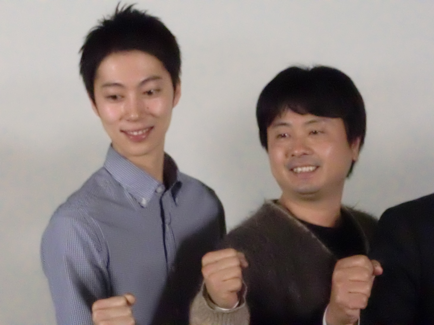 会見の冒頭では、ややしどろもどろな金田に河本からちょくちょく合いの手が入り、夫婦漫才のような息の合った挨拶となった。