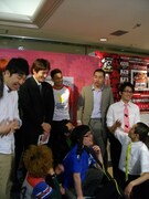 会見は終始にぎやかに行われた。