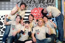 会見に出席した「潜在異色メンバー」。左から南海キャンディーズ山里、ドランクドラゴン鈴木、鳥居みゆき、アンガールズ田中、サンドウィッチマン伊達、オードリー若林、オードリー春日。