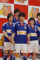 ギャグを見せる直前、凛々しい表情を浮かべるピース綾部。