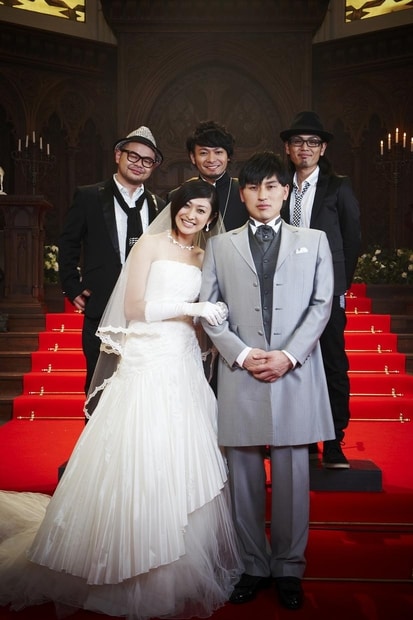 PENGIN、山田優、オードリー春日のコラボ写真。